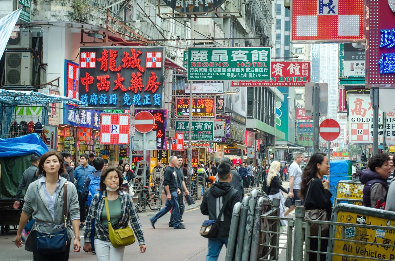 11月起，内地生在港留学读本科可以合法打工了！香港身份还有什么优势？