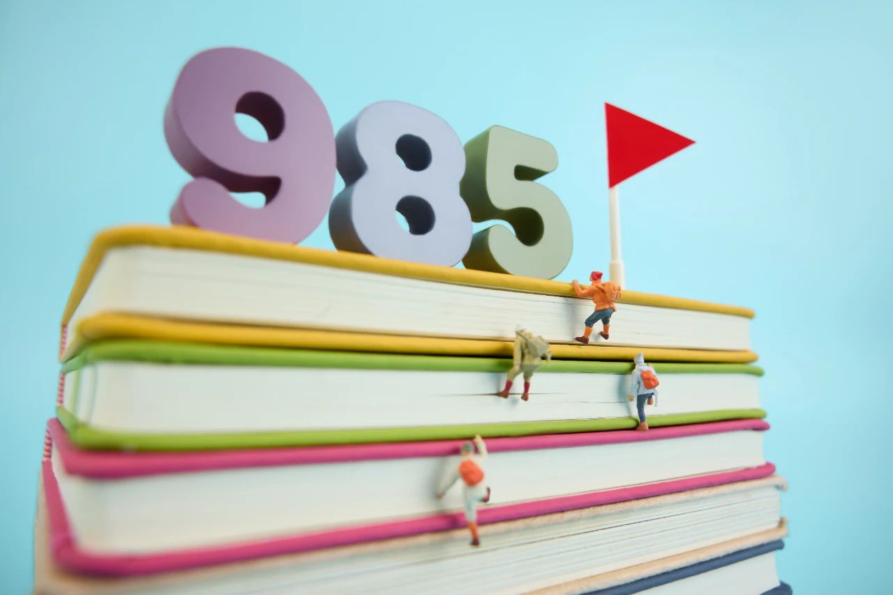 2025年高考人数预计将超1400万，又是“史上最难的一年”！普通孩子如何逆袭考