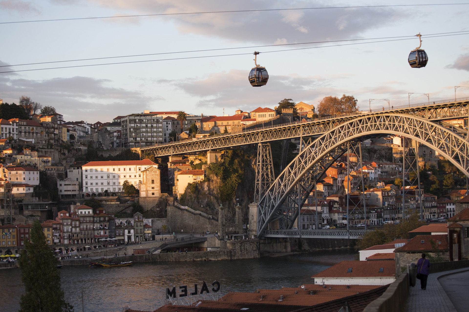 炸场!葡萄牙AIMA团批指纹预约刷屏!20万欧文化艺术移民审批加速,黄金签证窗