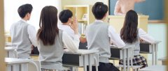 <b>紧急提醒！香港DSE新规落地，子女拿港证后插班入学，这样做才不浪费身份红利</b>